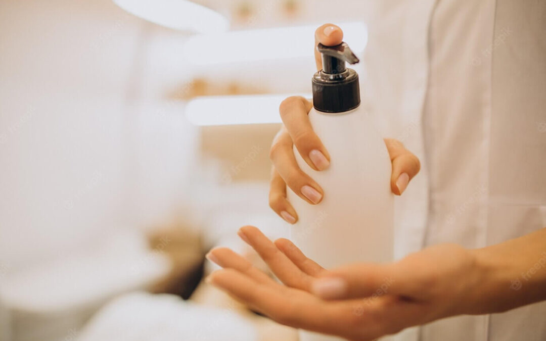 気になる髪の広がりにトリートメント