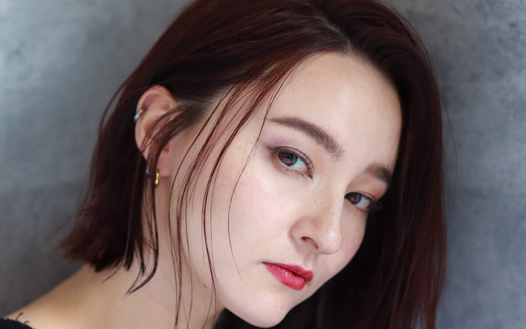 暗い色のデザインも安心の美容室へ！