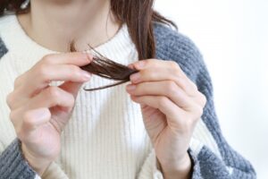 髪のパサつき